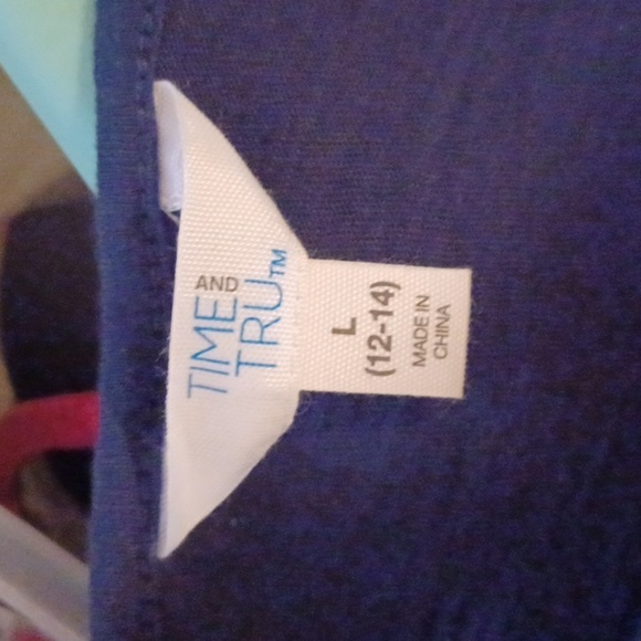 Time and Tru Women's Navy Blue W/Floral Embordered Sleeve Top Size L (12-14) - Picture 4 of 4